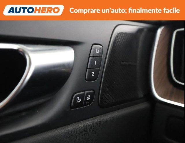 VOLVO XC60 B5 (d) AWD automatico Ultimate Dark