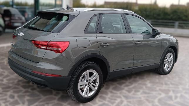 Audi Q3 35 1.5 tfsi mhev Business s-tronic