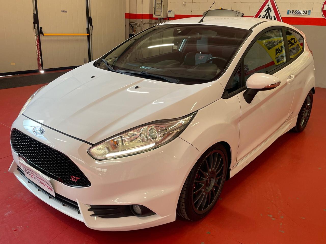 Ford Fiesta 1.6 182CV 3 porte ST CON TELECAMERA POSTERIORE