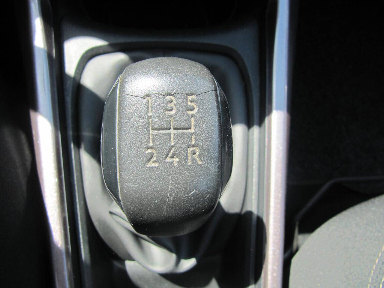 Peugeot 2008 1.2 VTi 82CV Allure - benzina