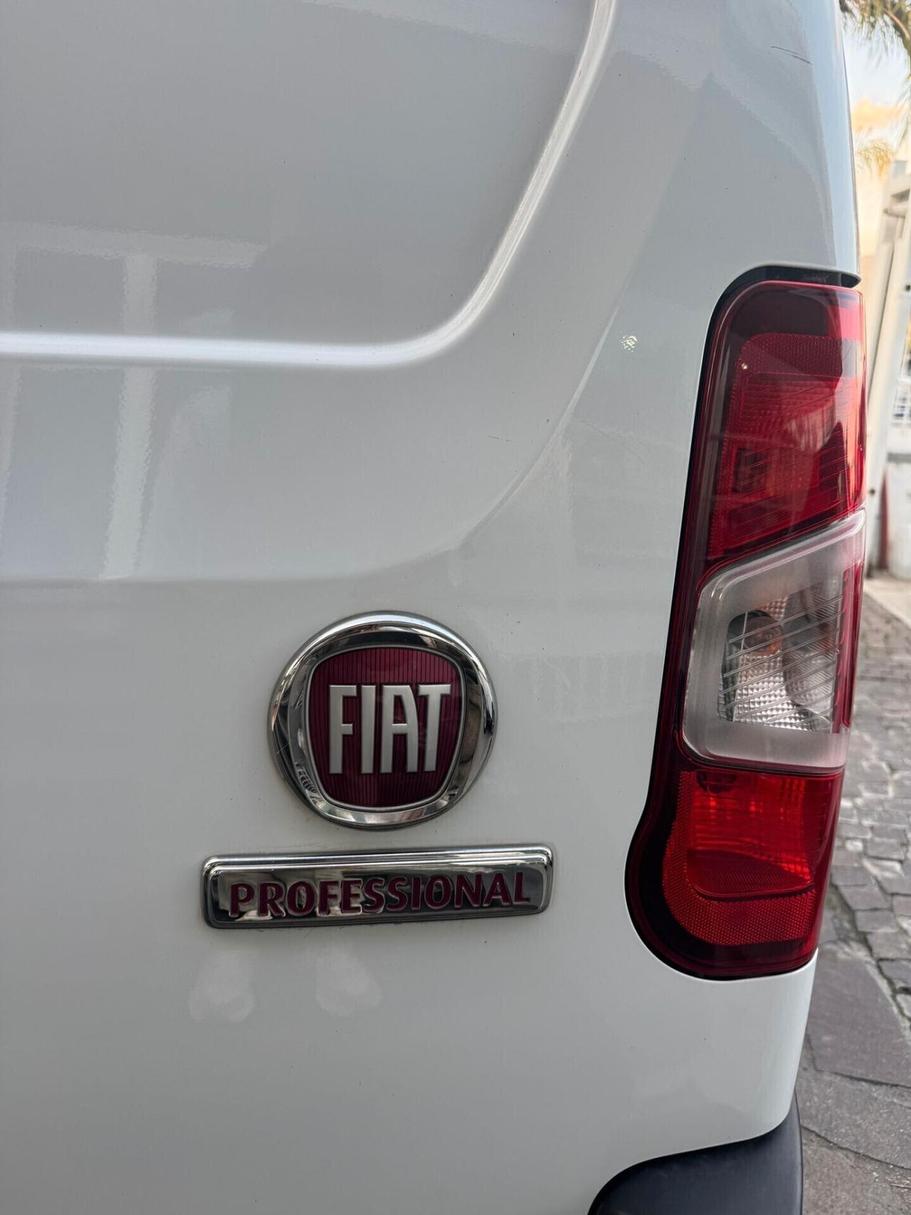 Fiat Doblo Doblò DIESEL 2023 1.5 BlueHdi 100CV PC-TN Van