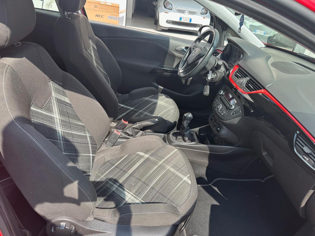Opel Corsa 1.2 Coupé b-Color