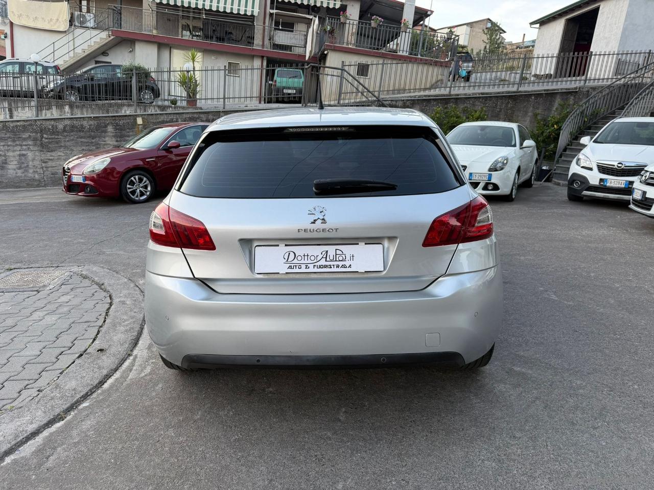 PEUGEOT 308 BlueHDi 120 S&S Allure