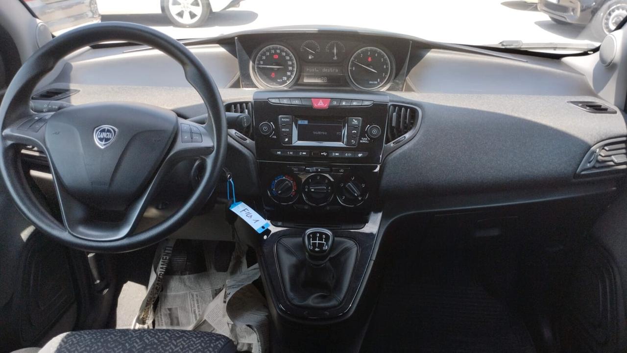 Lancia Ypsilon 0.9 TwinAir 5 porte Metano Ecochic Gold benzina metano