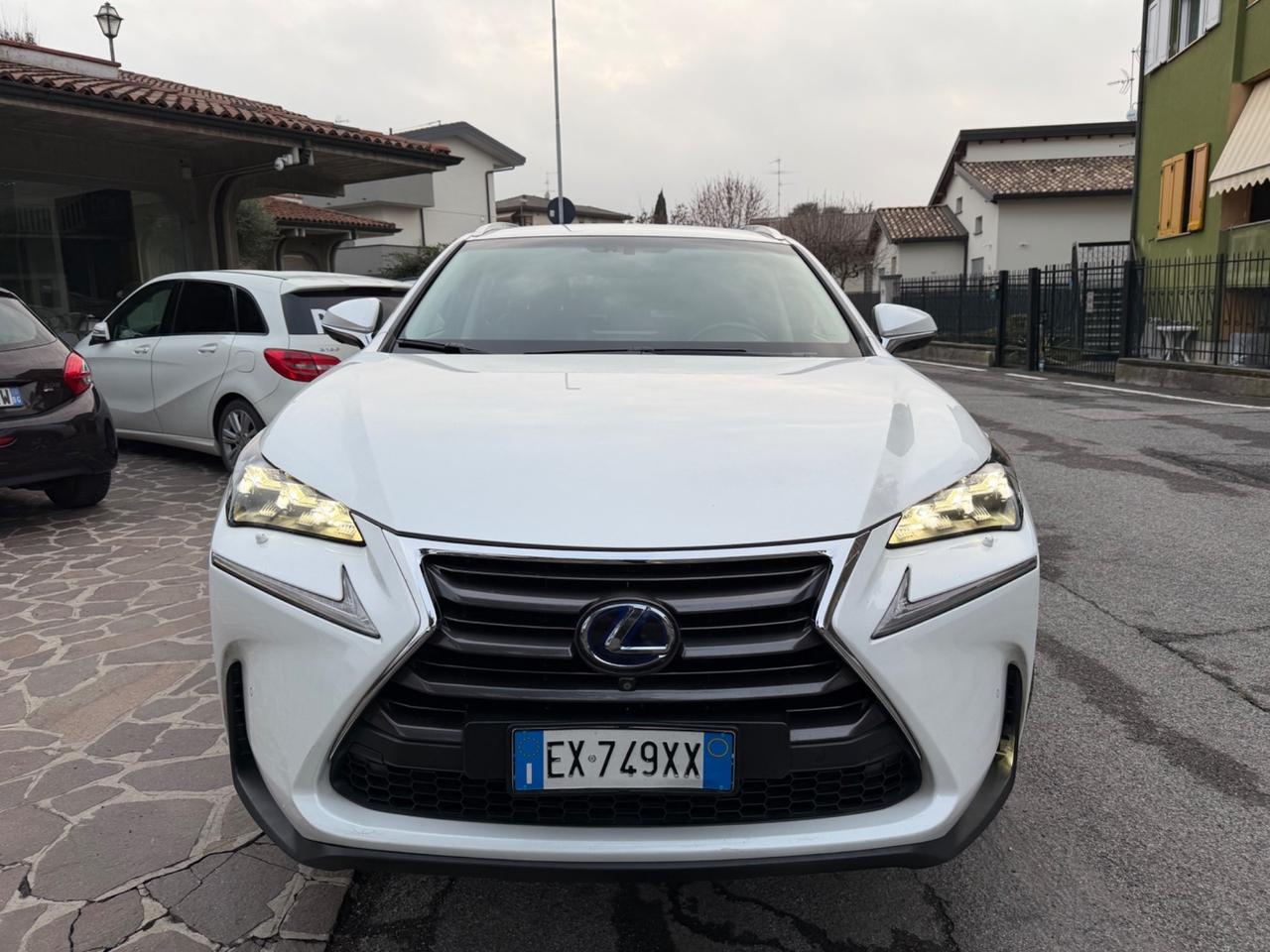 Lexus NX 300h Hybrid 4WD Luxury