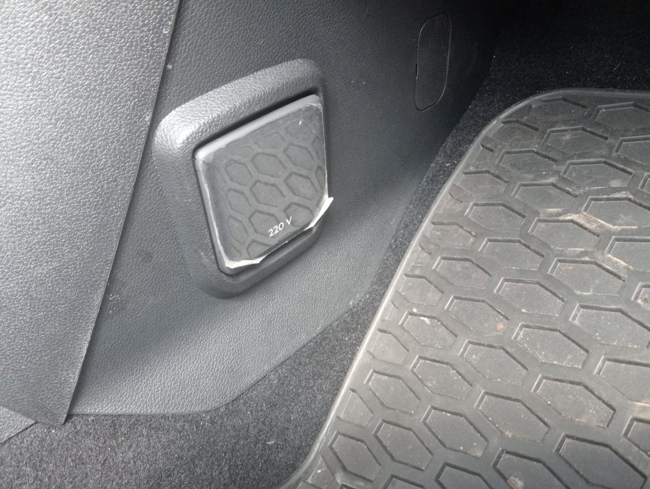Citroen Berlingo Pianale ribassato con rampa disabili in carrozzina