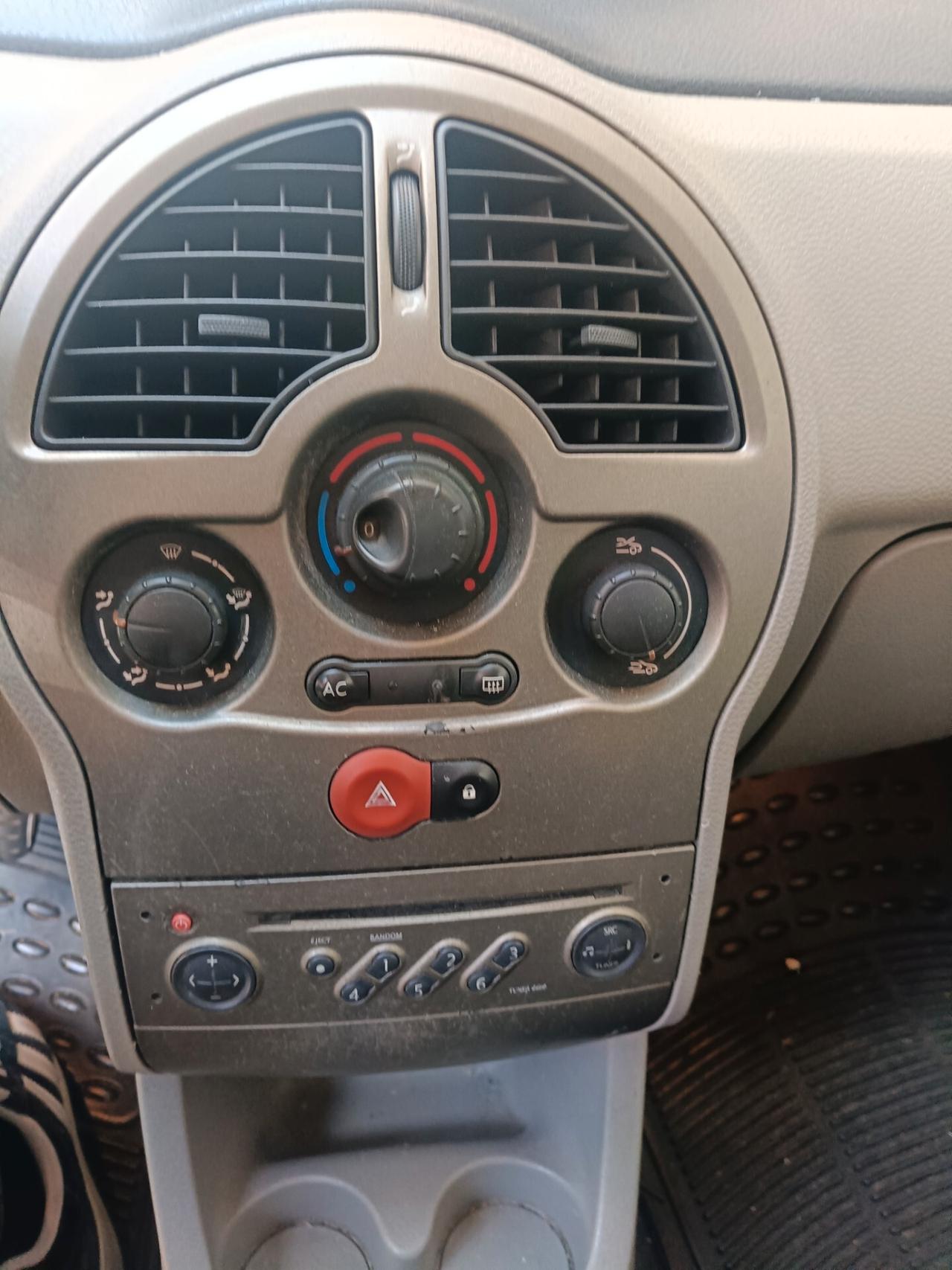 RENAULT MODUS 1.5 Diesel-"VISTA E PIACIUTA"-Euro890