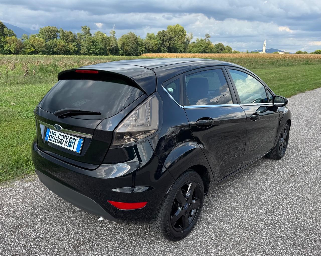 FORD FIESTA 1.4 TDCi DIESEL 5 PORTE NEOPATENTATI