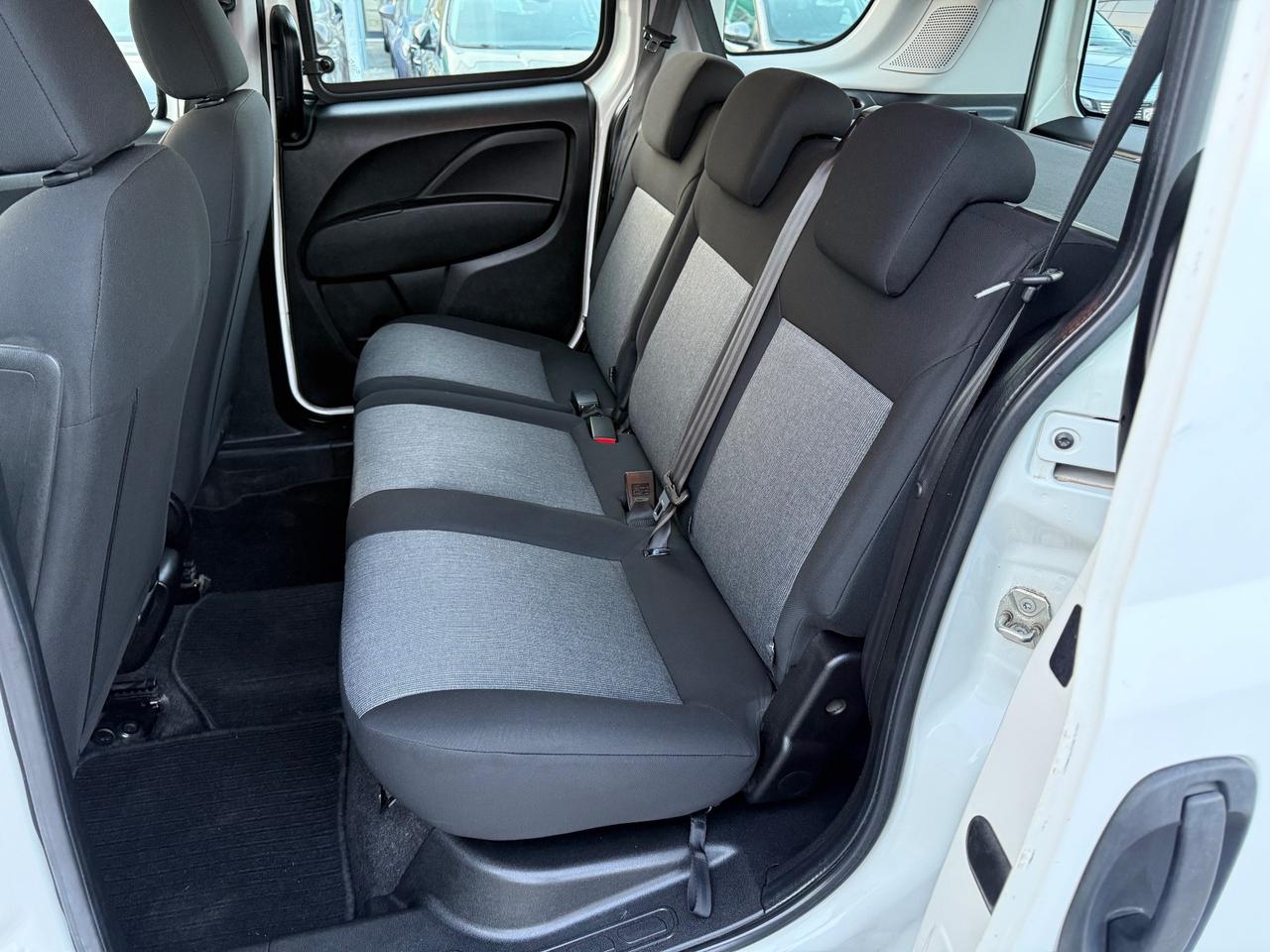 Fiat Doblo Combi N1 Autocarro 5 POSTI