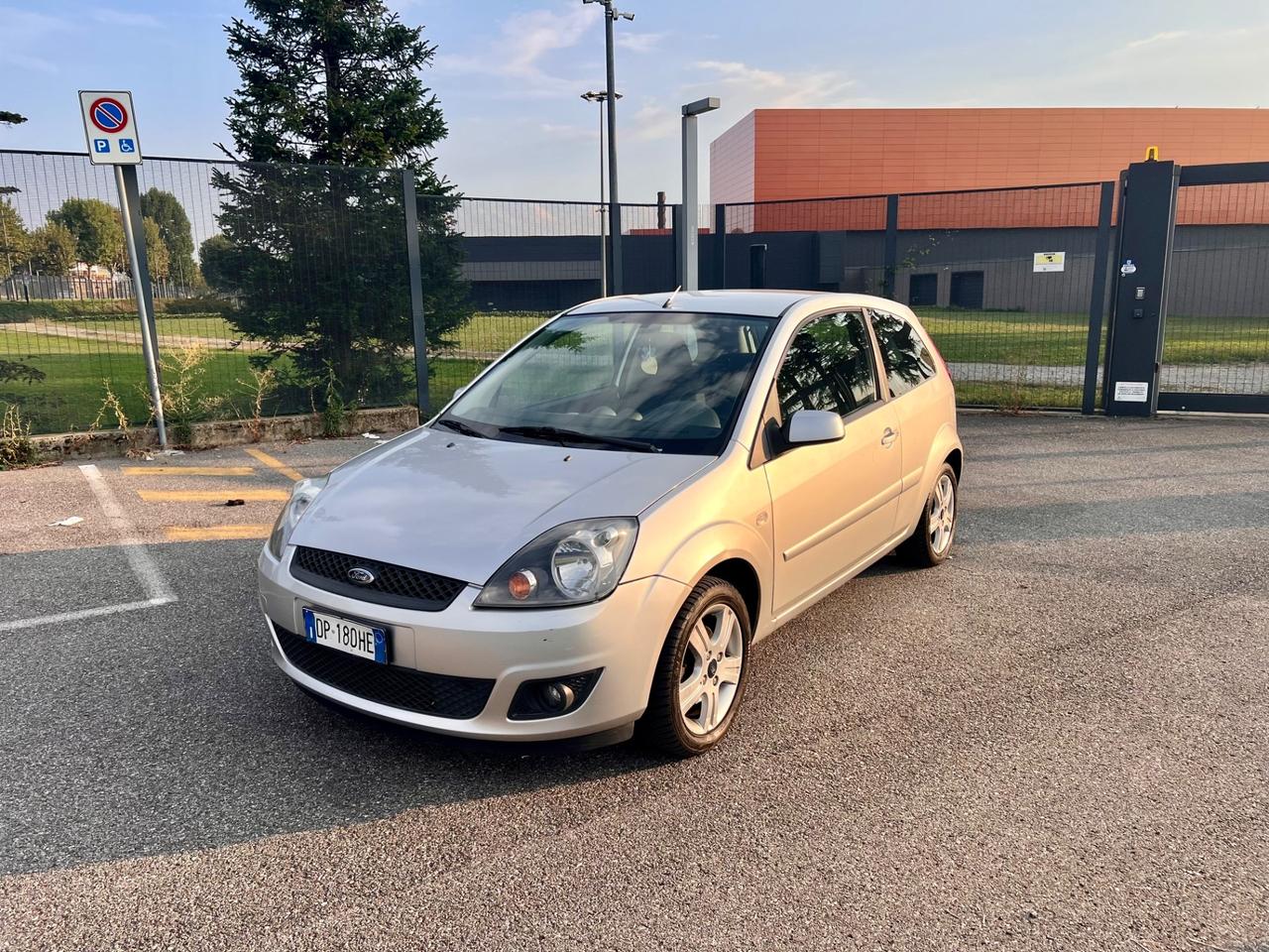 Ford Fiesta 1.2 16V 3p. 86000km + cinghia nuova