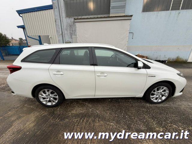 TOYOTA Auris Touring Sports 1.8 Hybrid