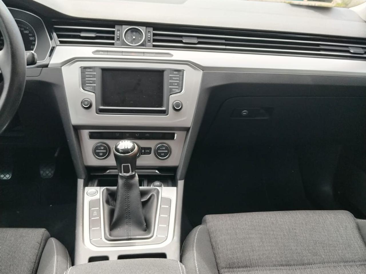 Volkswagen Passat Comfortline 1.6 TDI