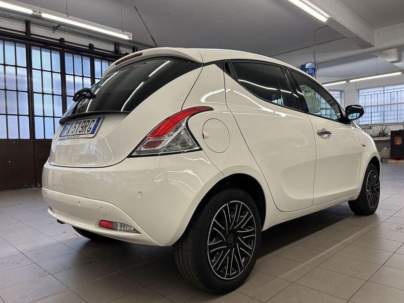 Lancia Ypsilon 1.2 69 CV 5 porte S&S Gold