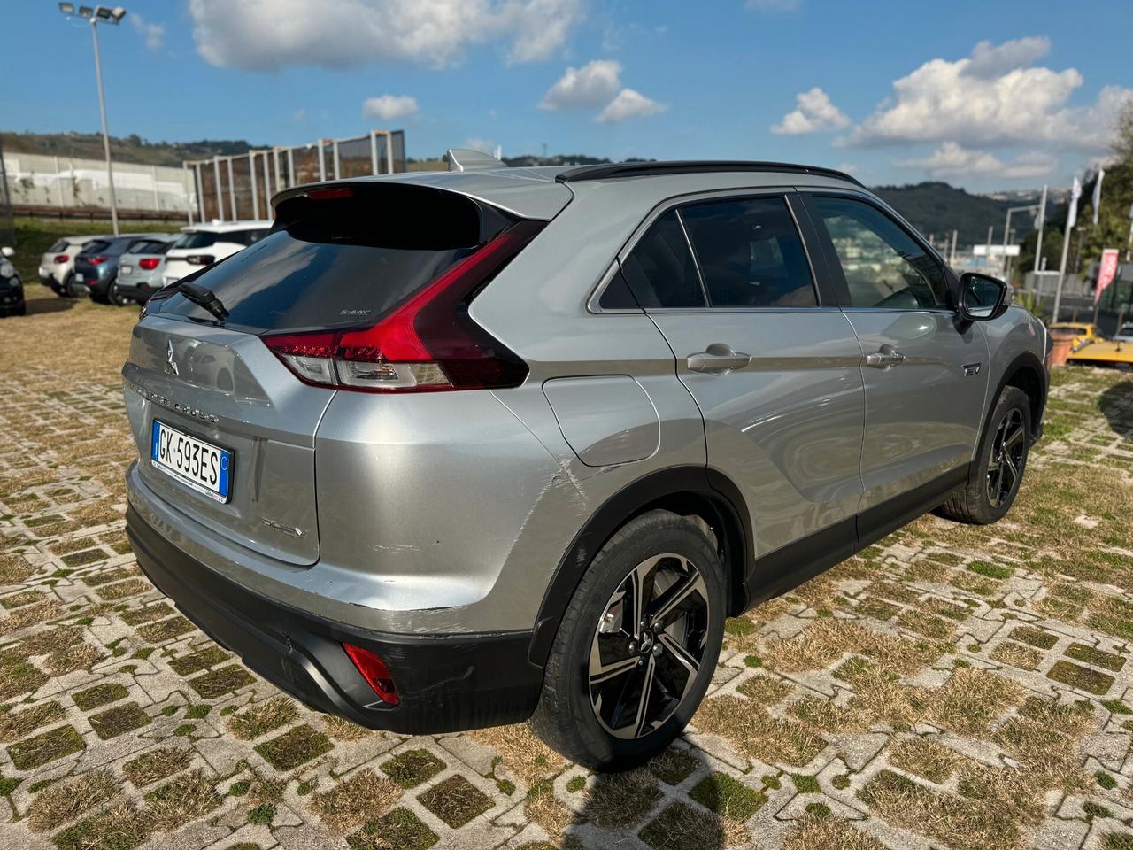 Mitsubishi Eclipse Cross 2.4 MIVEC 4WD PHEV Intense