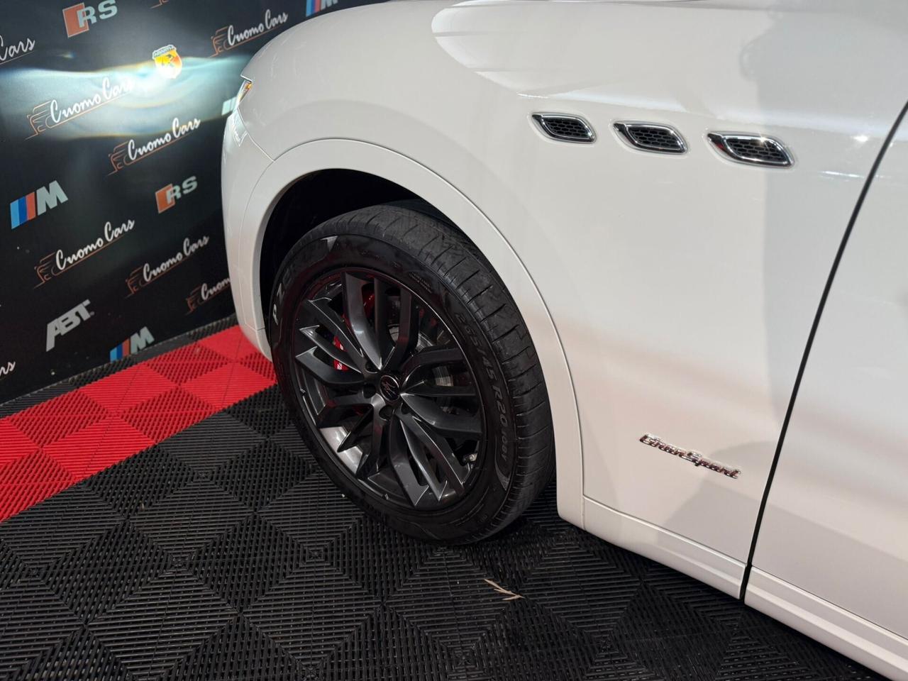 Maserati Levante V6 Diesel 275 CV Q4 Gransport