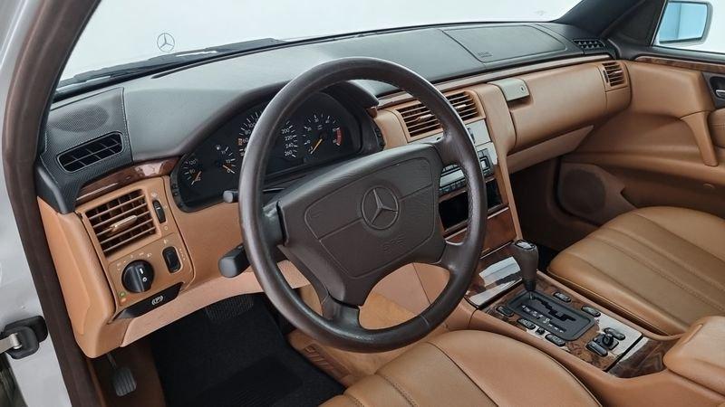 Mercedes-Benz Classe E E 300 turbodiesel cat Elegance