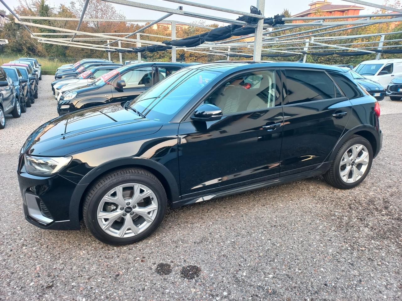 Audi A1 allstreet 30 TFSI S tronic Identity Contrast