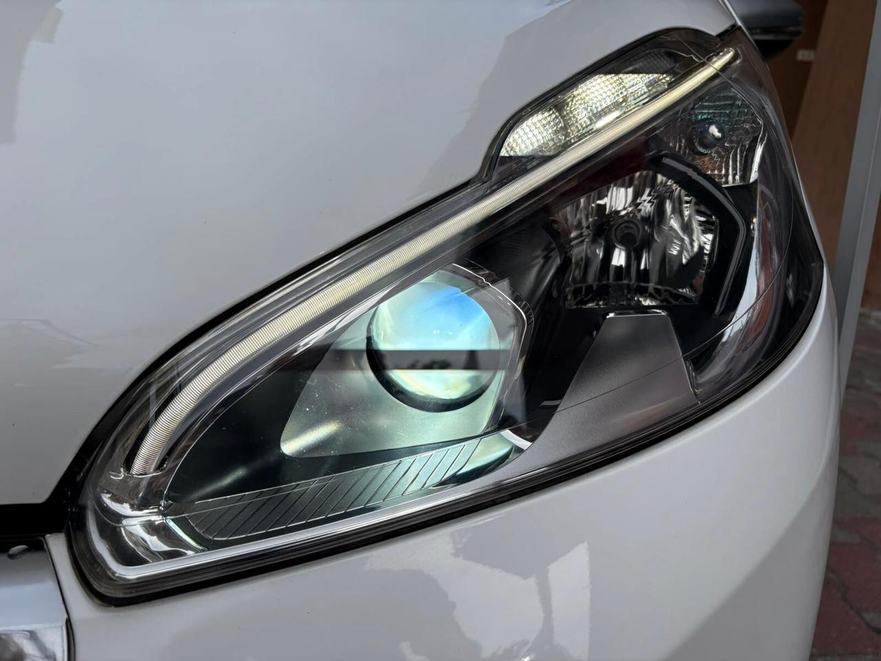 Peugeot 208 PureTech 82 Stop&Start 5 porte Signature