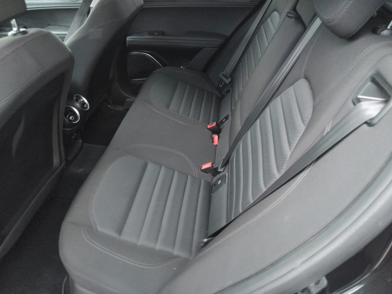 Alfa Romeo Stelvio 2.2 Turbodiesel 160 CV AT8 RWD Business