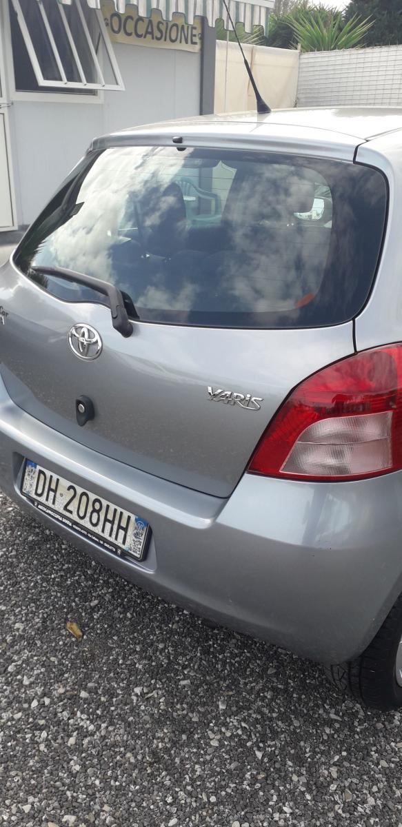 TOYOTA - Yaris - 1.0 5p. Sol