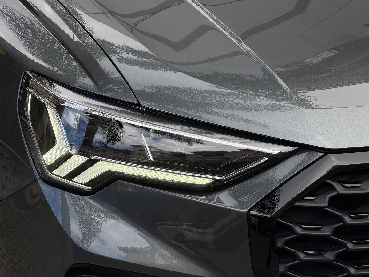Audi Q3 Sportback Identity Black 35 TDI S-line 150 CV
