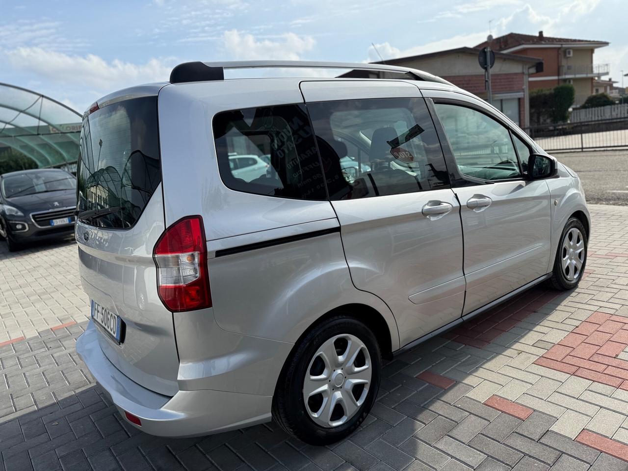 Ford Tourneo Courier 1.5 TDCI 75 CV 5POSTI-NEOPATENTATI