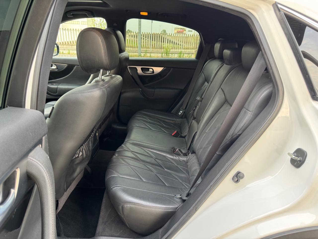 Infiniti FX30d S Premium 238cv