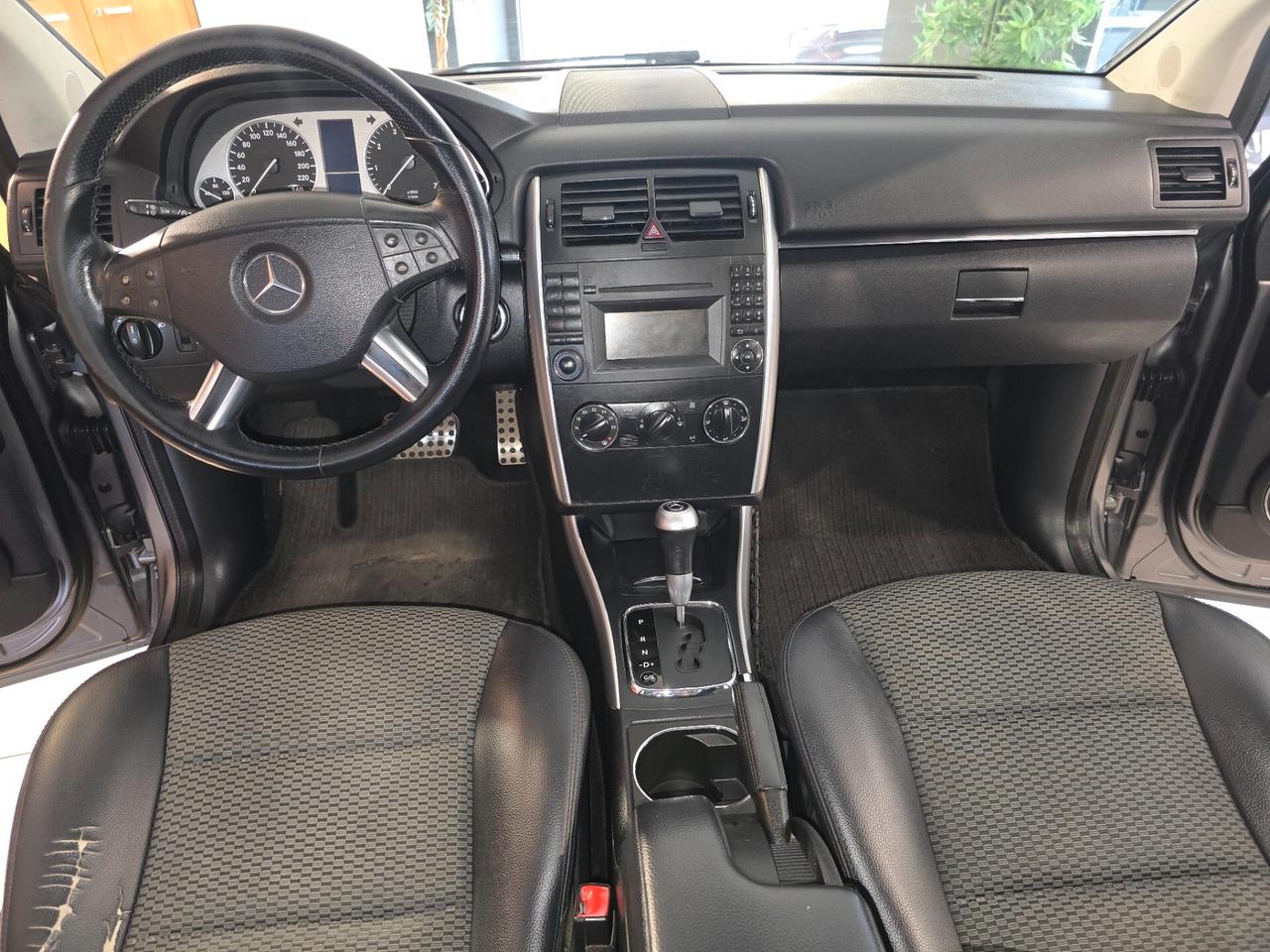 Mercedes-benz B 180 AUTOMATIC