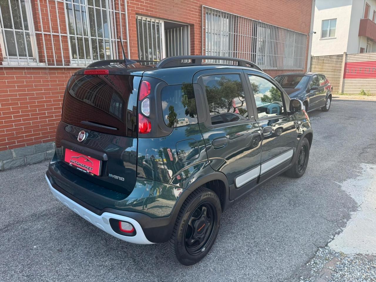 Fiat Panda 1.0 FireFly Cross Hybrid Garmin