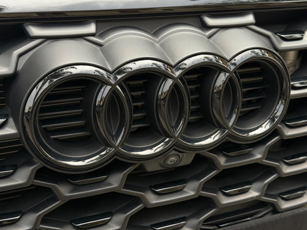 Audi Q3 Sportback 40TDI Quattro S-line Identity Black 193CV