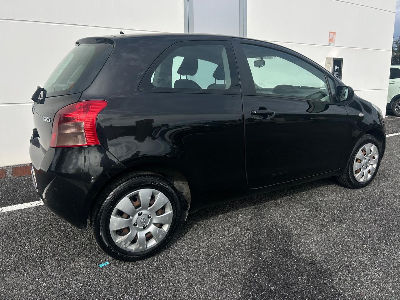 Toyota Yaris 1.0 3 porte Sol