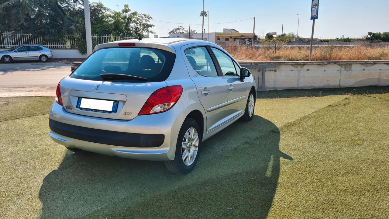 Peugeot 207 1.4 HDi 70 cv 2013 NEOPATENTATI
