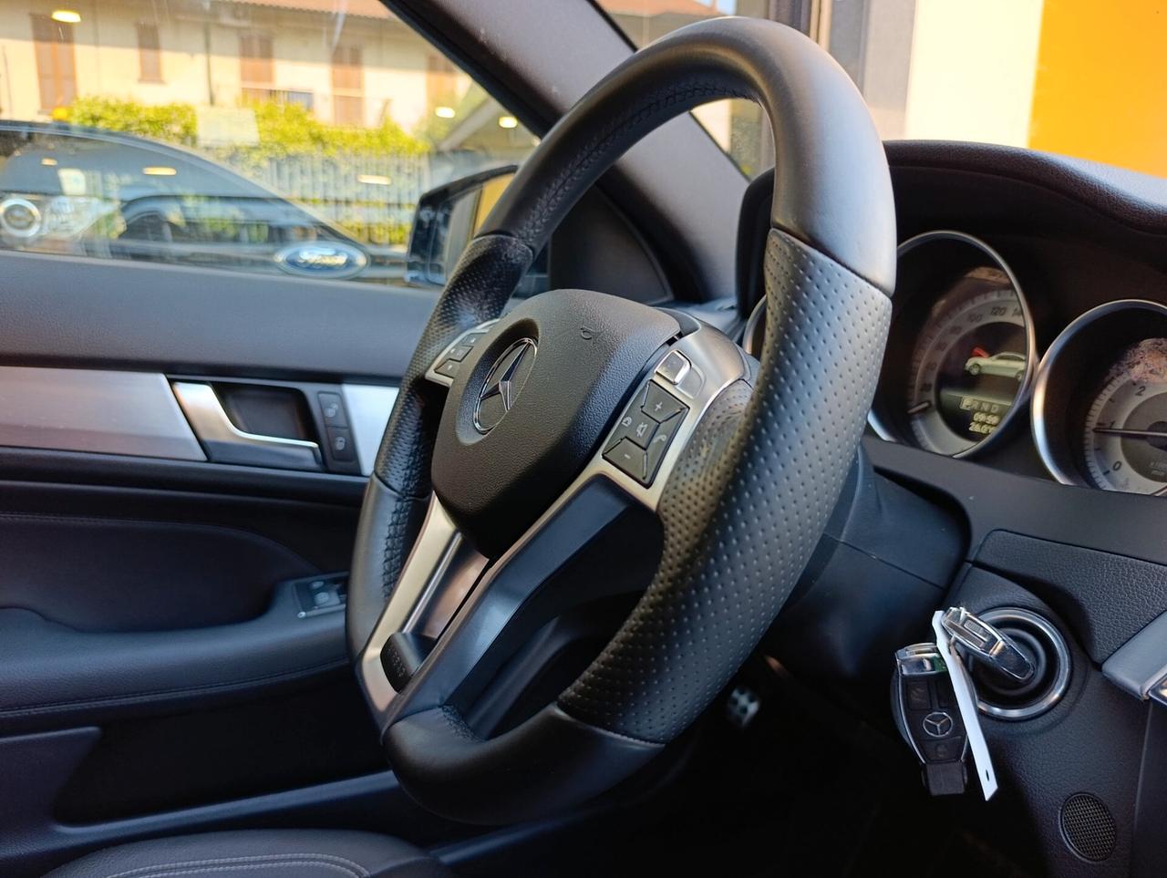 Mercedes-benz C 220 CDI Coupé Avantgarde AMG Edition