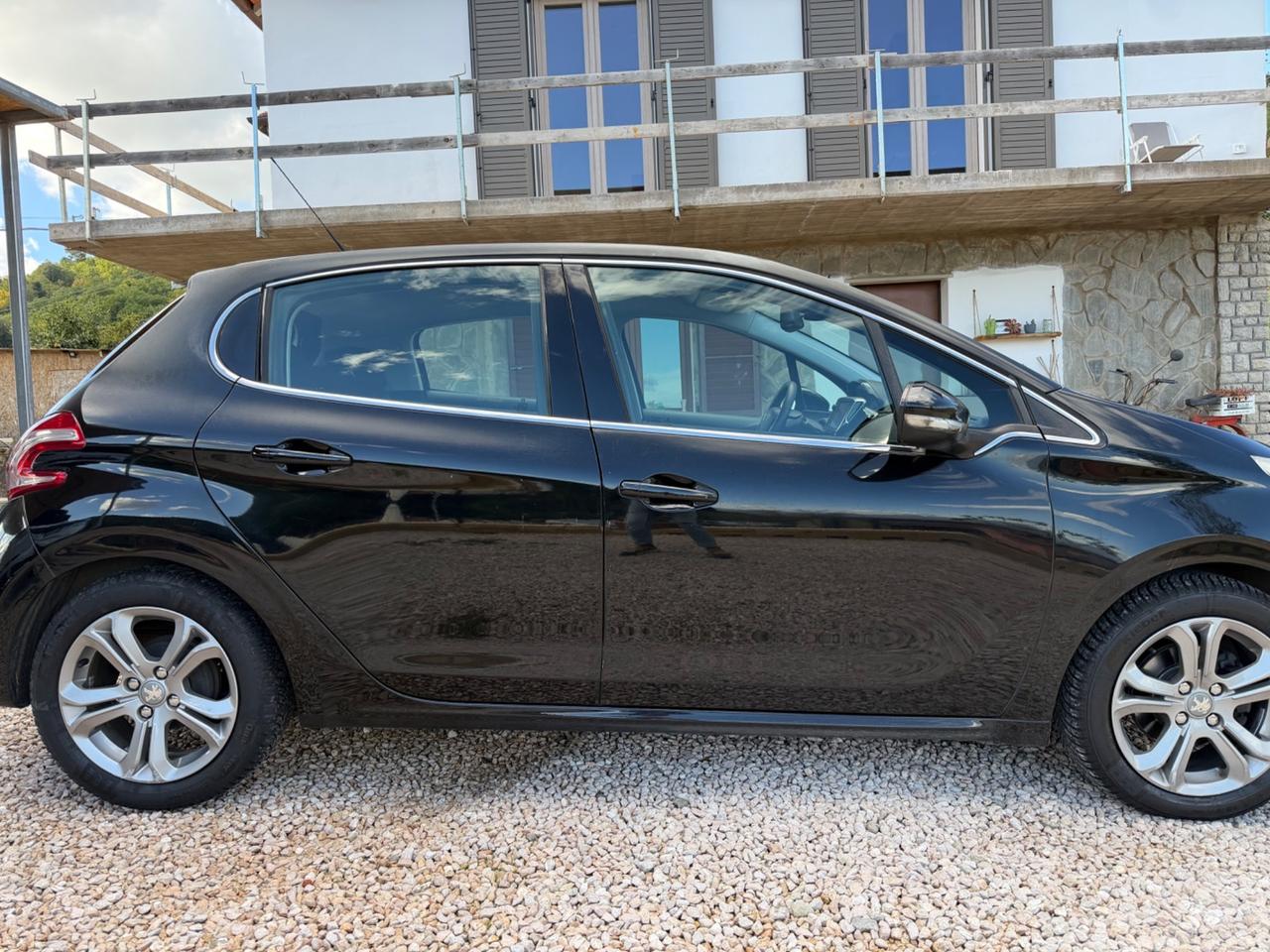 Peugeot 208 1.4 HDi 68 CV 5 porte Active