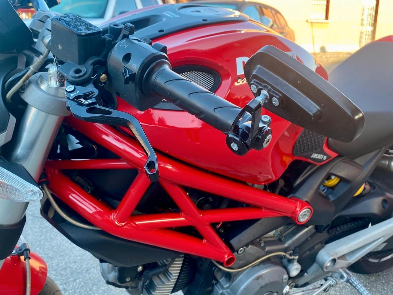 Ducati Monster 696 SPORTIVA