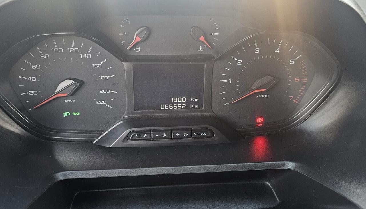Peugeot 208 Van 1.5 diesel 100 cv anno 2020