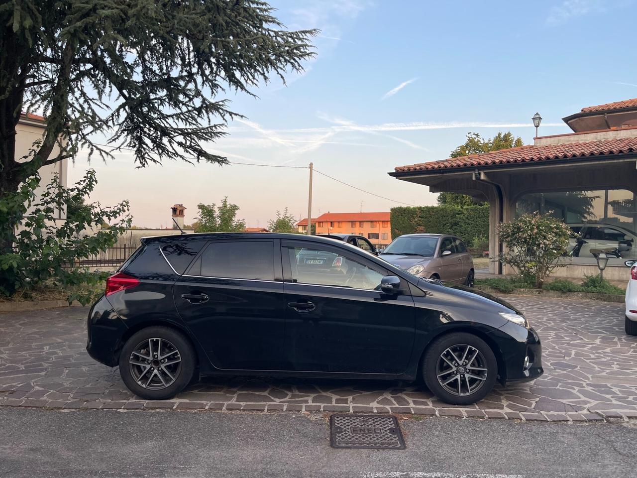 Toyota Auris 1.4 D-4D Lounge