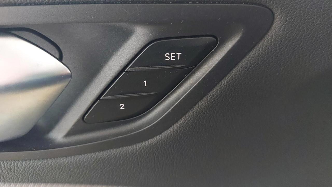 Bmw 118 d 5p. Msport SEDILI M-PERFORMANCE / NAVI / LED / Head-Up Display