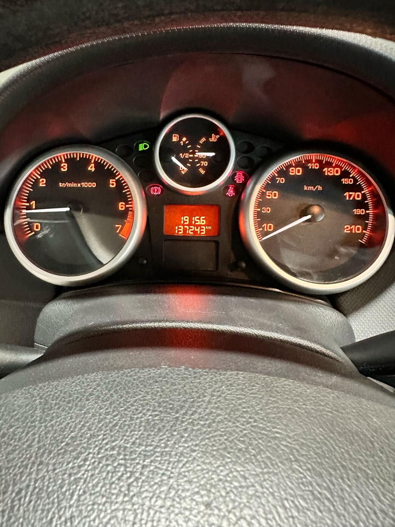 Peugeot 207 1.4 8V 75CV 5p. SPECIAL EDITION