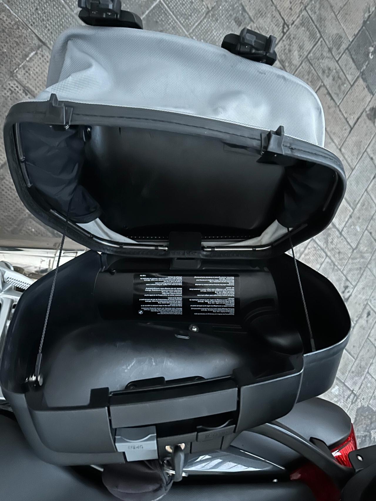 Bmw K 1200 R, tenuta e usata con amore e passione, pari al nuovo