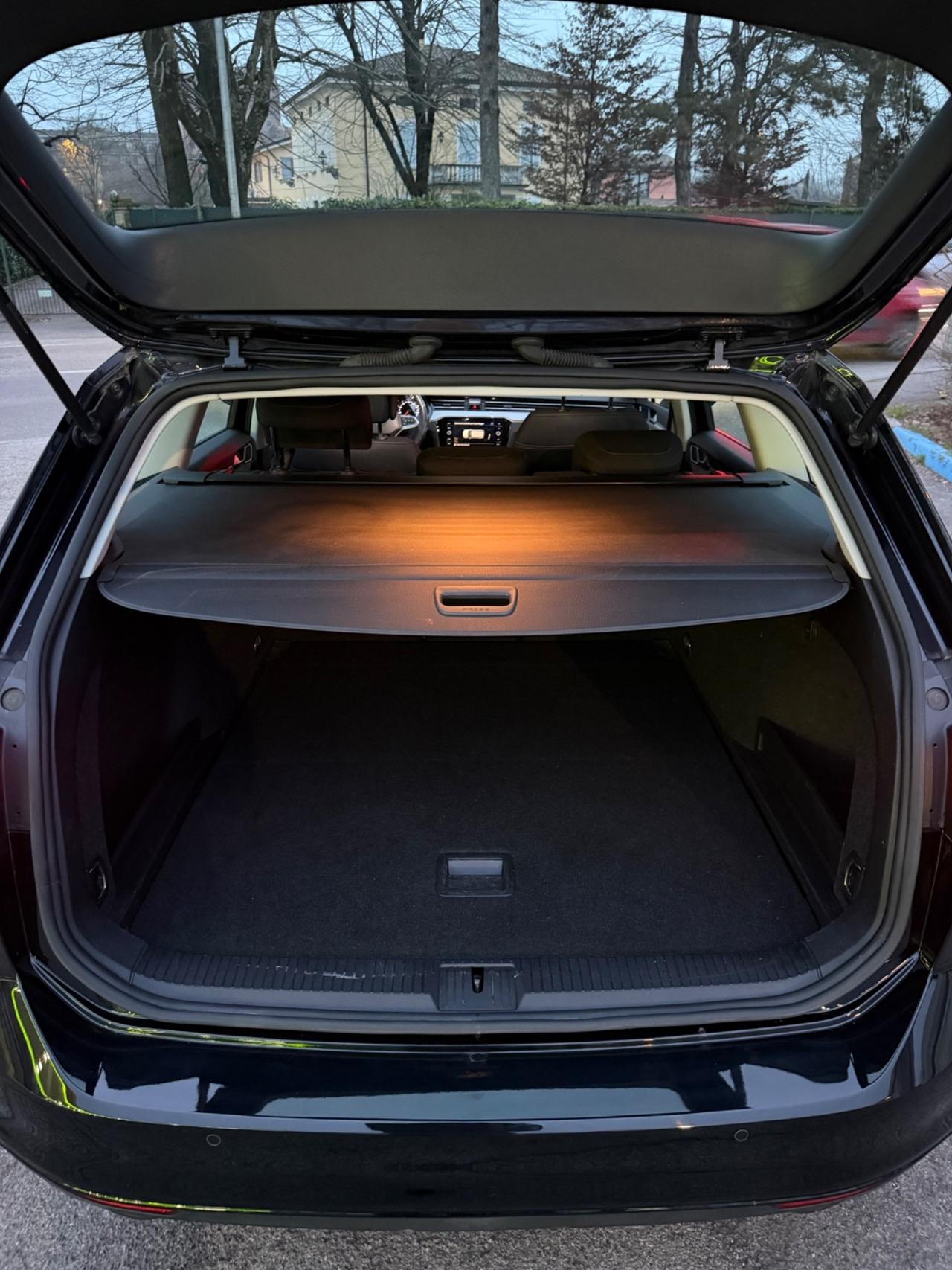 Volkswagen Passat 2.0 TDI SCR 190 CV DSG Executive BMT