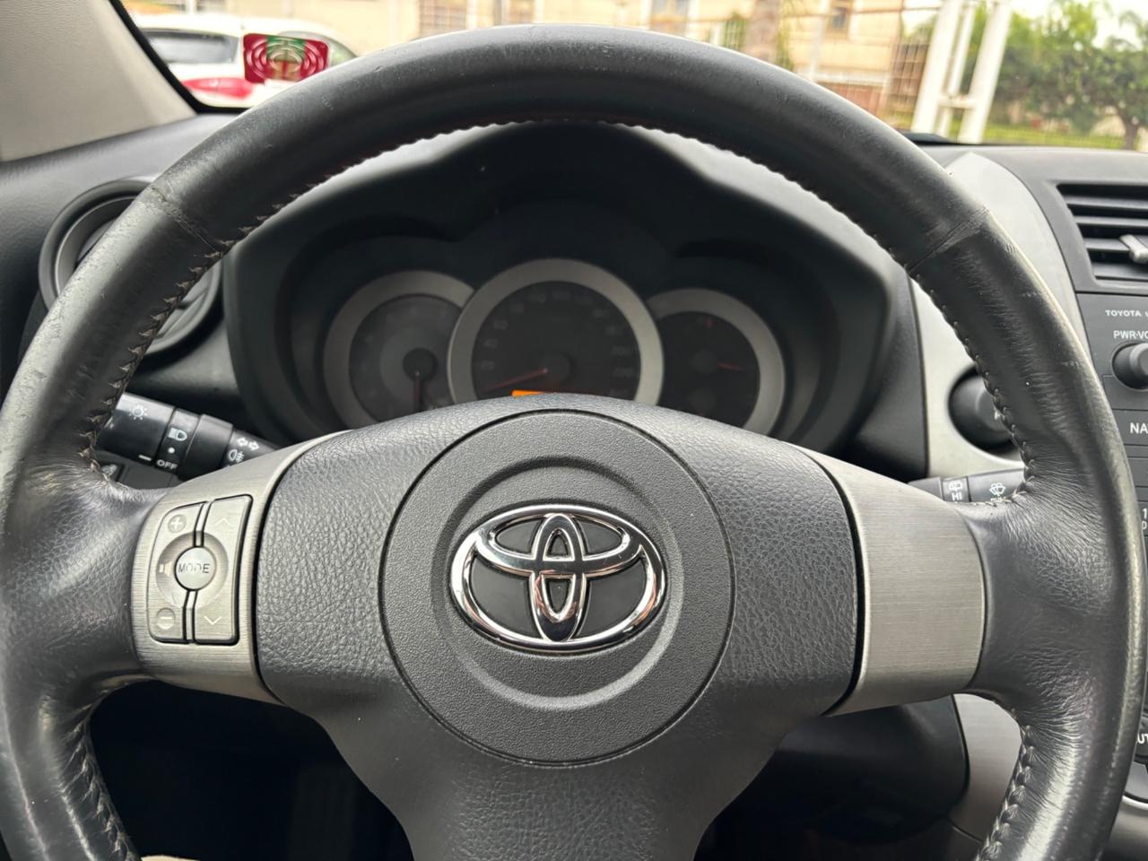 TOYOTA RAV-4 2.2 136CV D-4D LUXURY