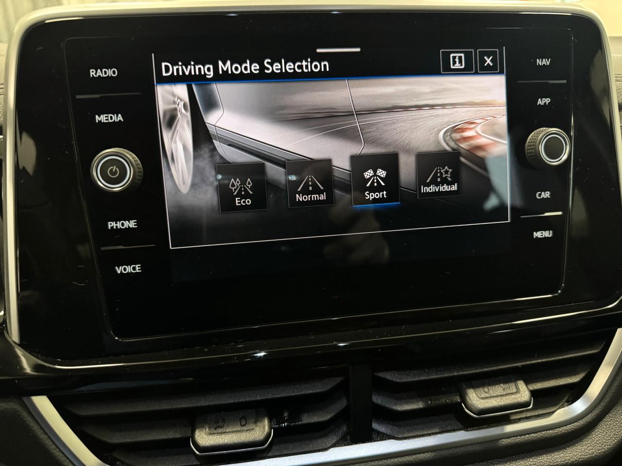 Volkswagen T-Roc 1.5 tsi R-Line / NO VINCOLI / Full Opt.