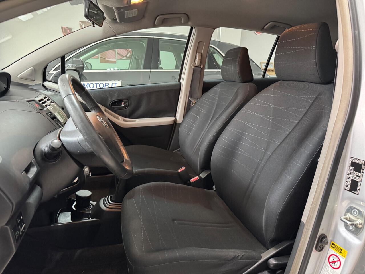 Toyota Yaris 1.0 benzina 5 porte Sol