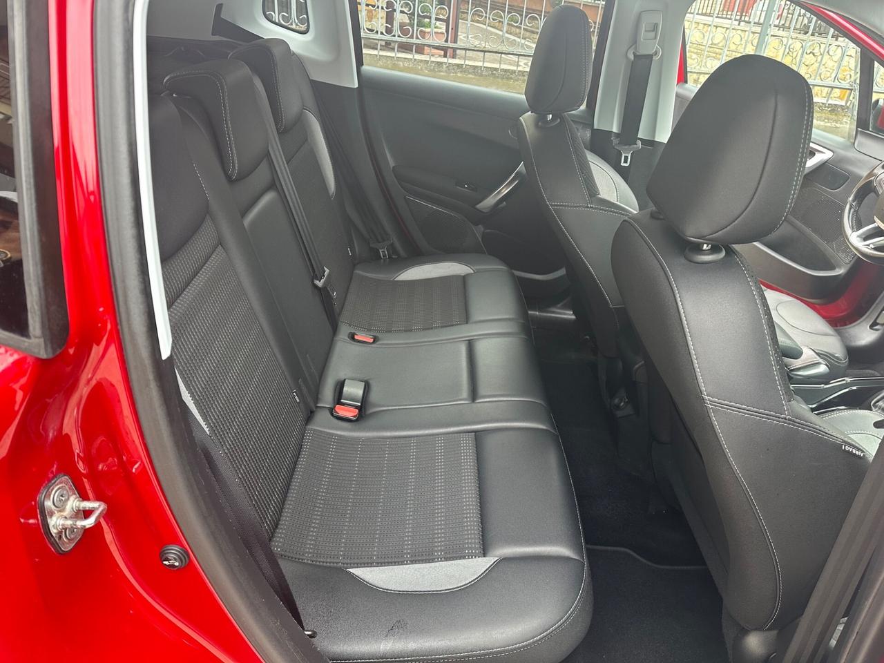 Peugeot 2008 BlueHDi 100 Allure