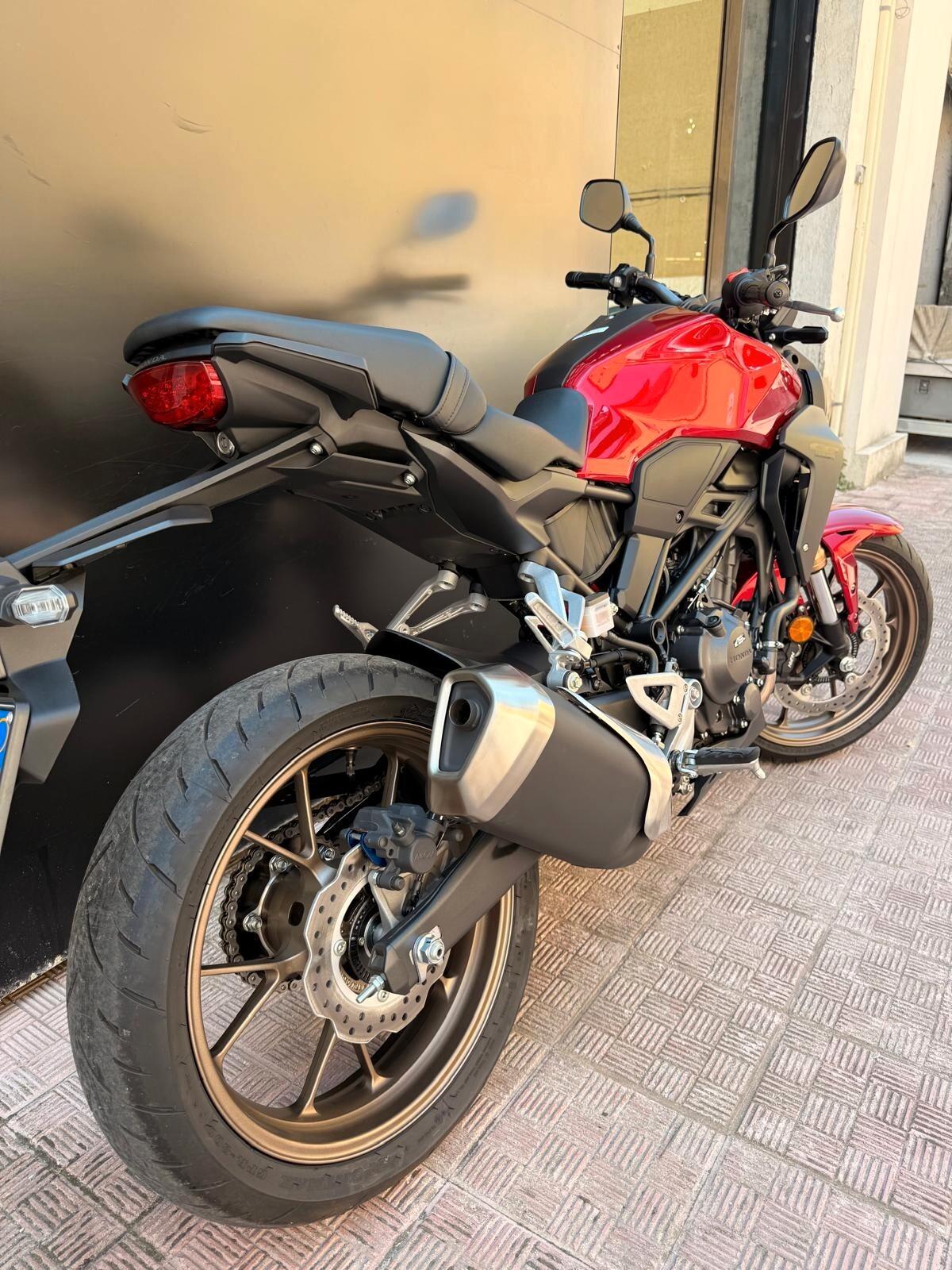 Honda CB 300 R - Solo 206 km
