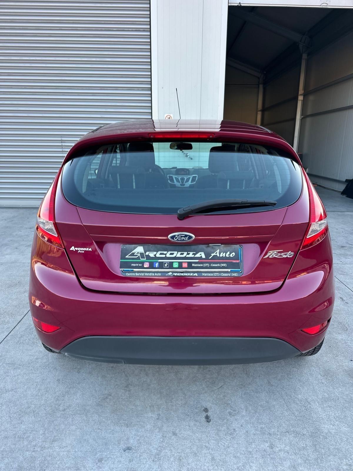 Ford Fiesta 1.4 TDCi 70CV 5 porte Titanium
