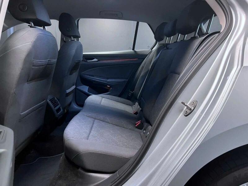 VOLKSWAGEN Golf 8ª serie Golf 1.0 eTSI EVO DSG...