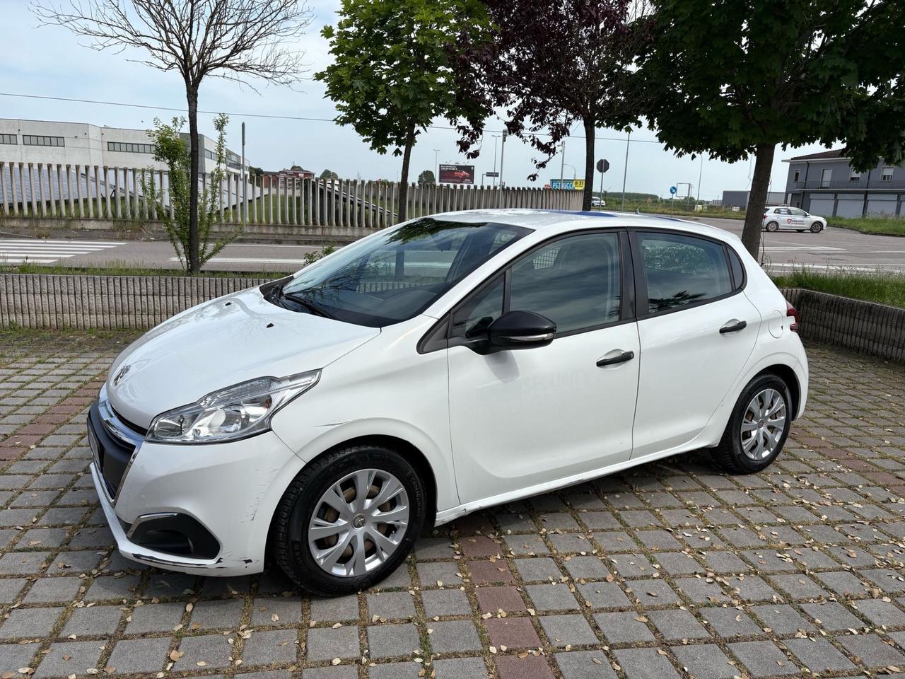 Peugeot 208 BlueHDi 75 5 porte Van 2 Posti