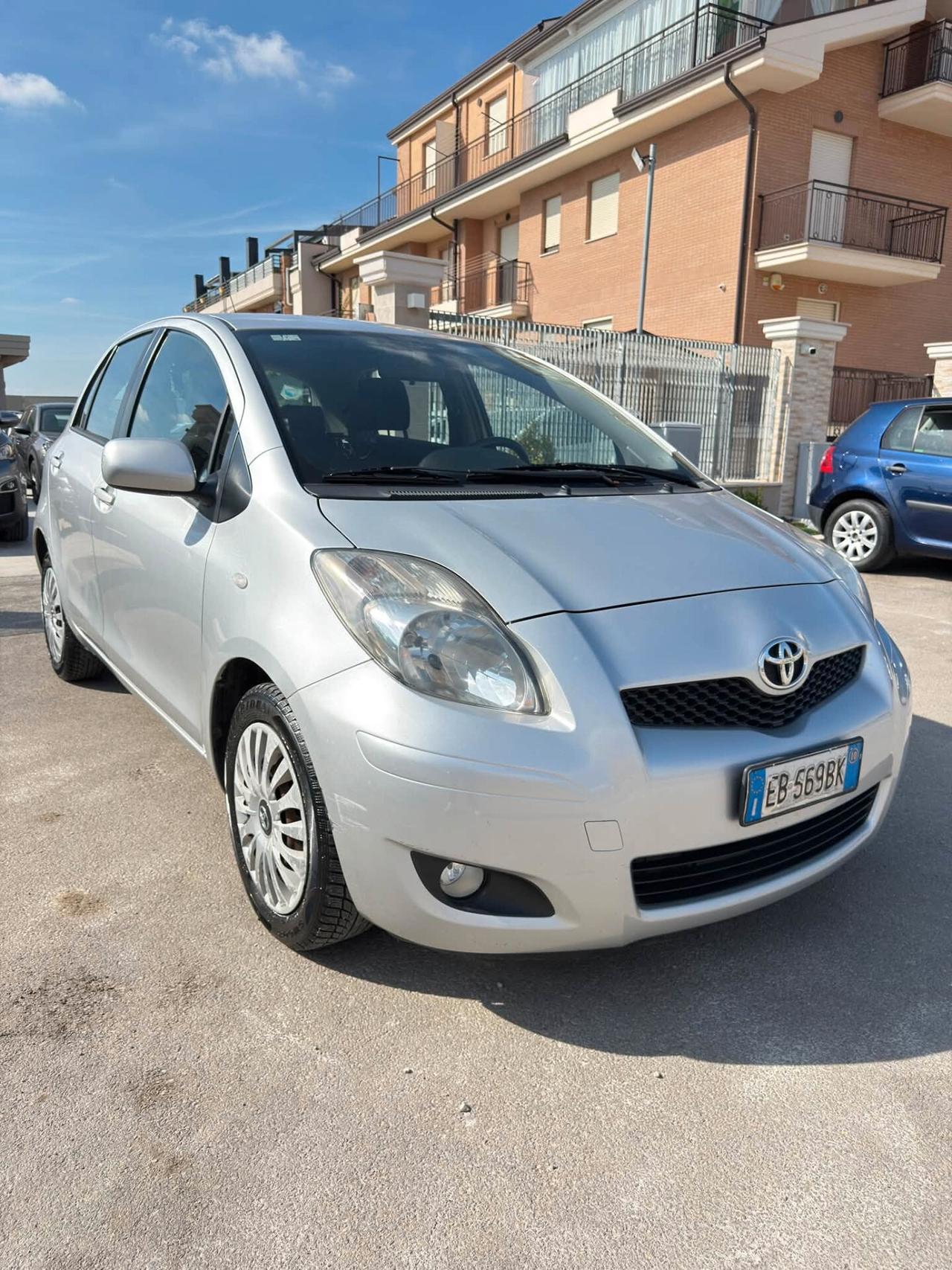 Toyota Yaris 1.3 5 porte Sol